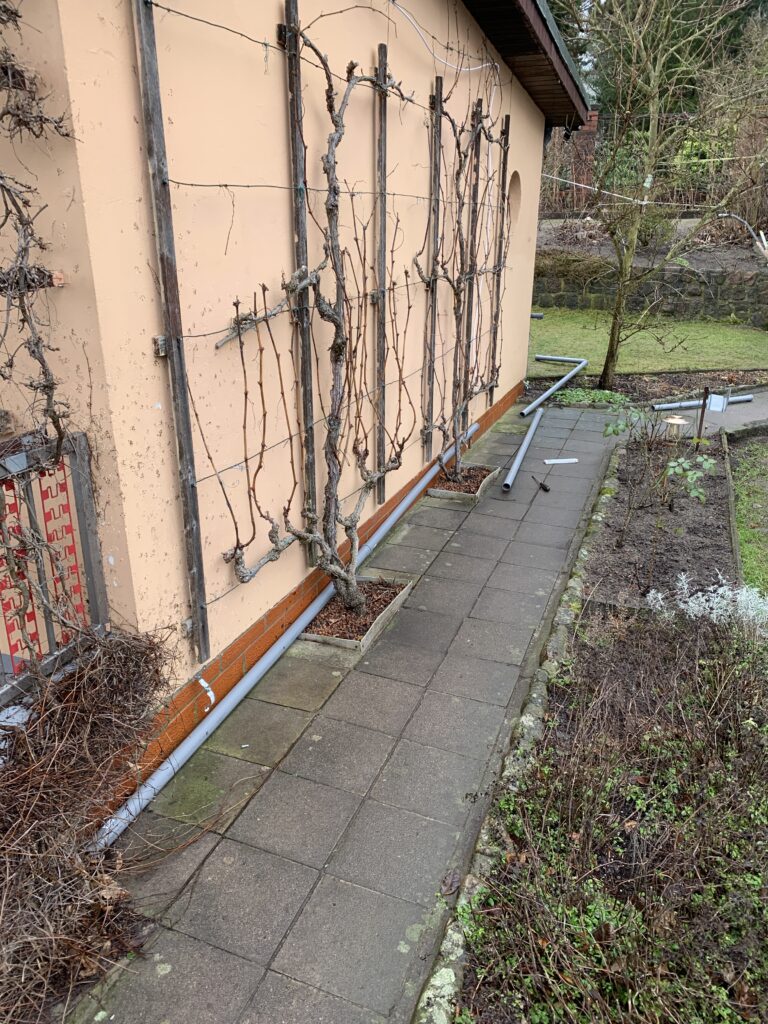 Ursprüngliche Planung: Wasserrohr sollte am Haus entlangführen