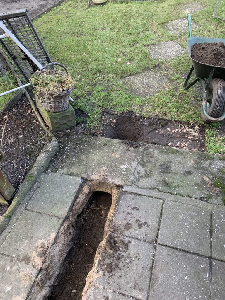 Tunnelung des Betonblock am Ende des Gehweges